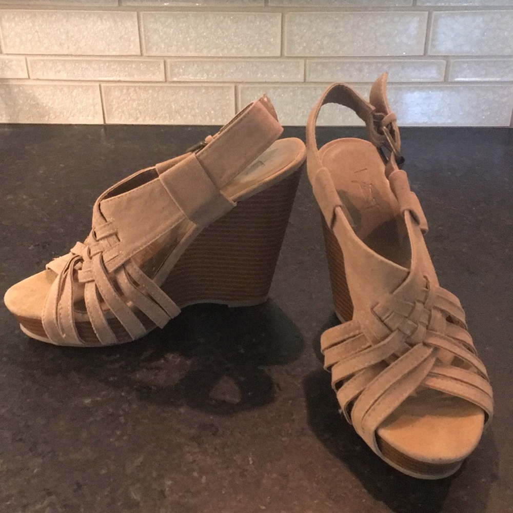 EUC! Neutral wedges, size 6 or 36